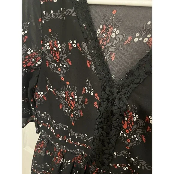 Doe & Rae Women’s Black w/Red Flowers Lace Dress Sz S Knee Length Gothic Witchy - Picture 2 of 15